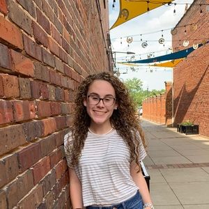 Meet your Posher, Brooke